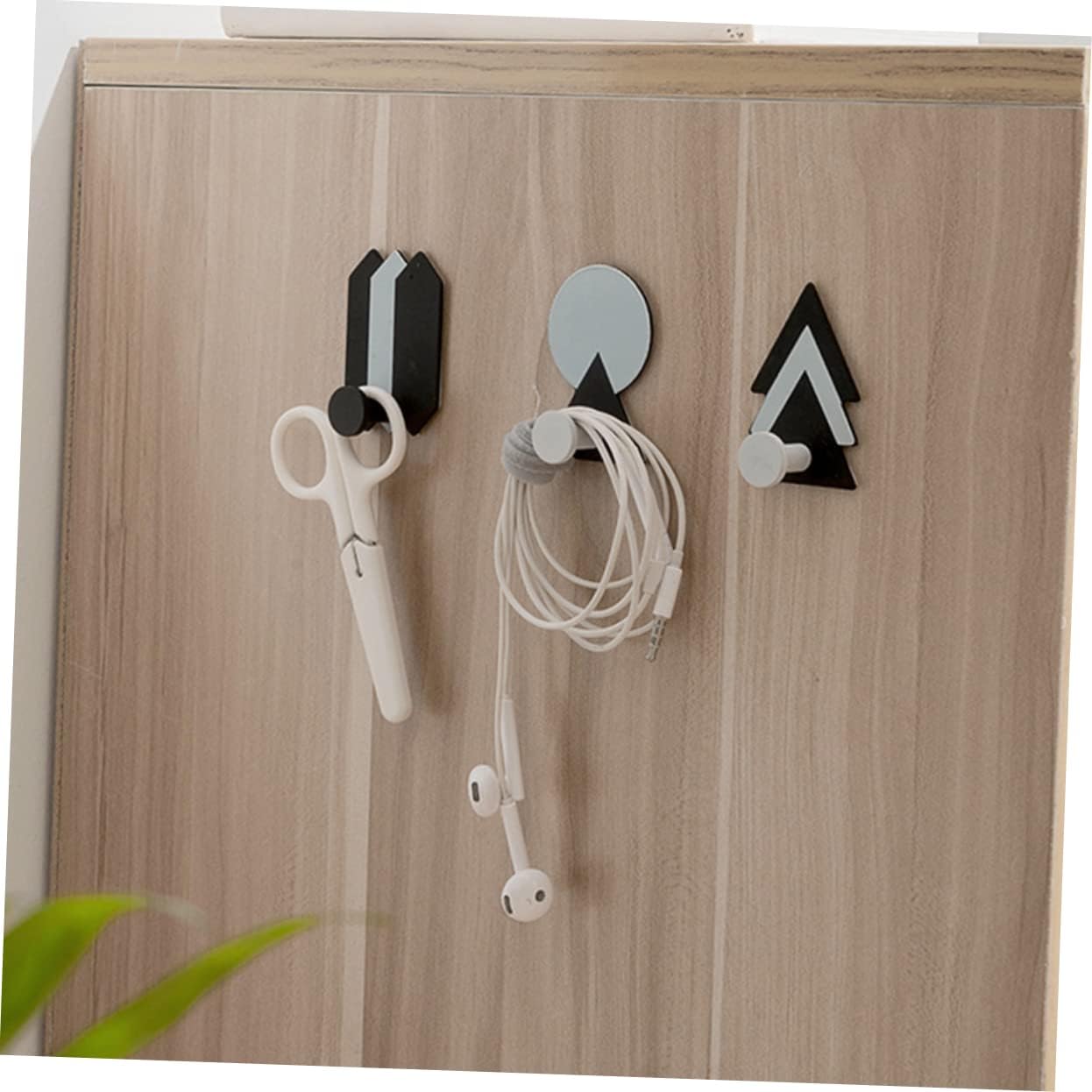 Amosfun 4-Pack Adhesive Wall Hooks for Towels Kitchen Bathroom and Entryway