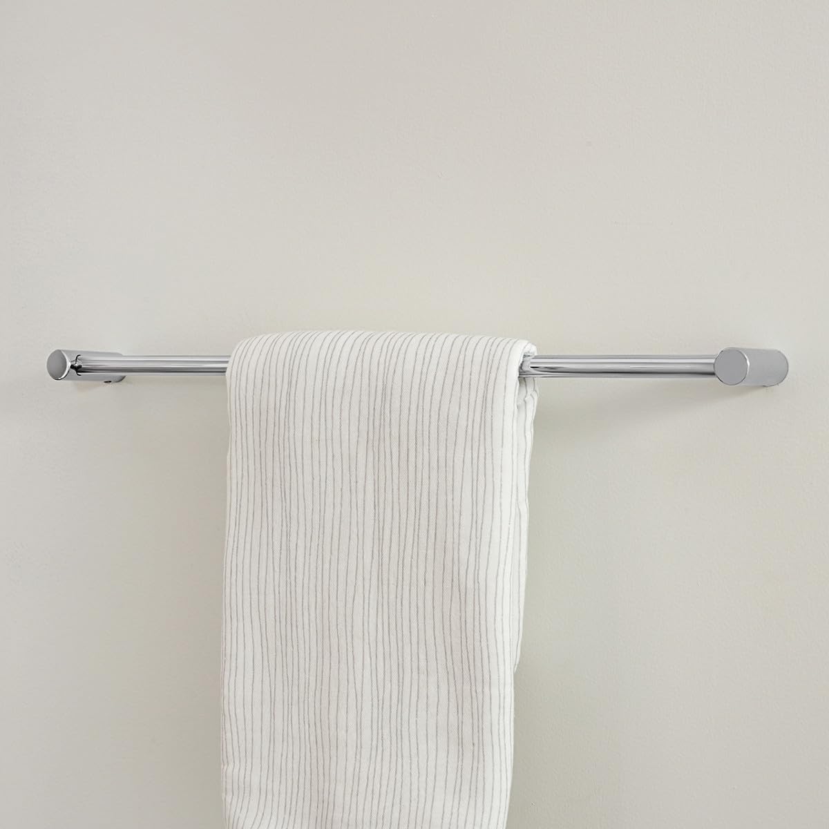 Speakman SA-3107-18-MB Lucid 18 Towel Bar - Matte Black 1