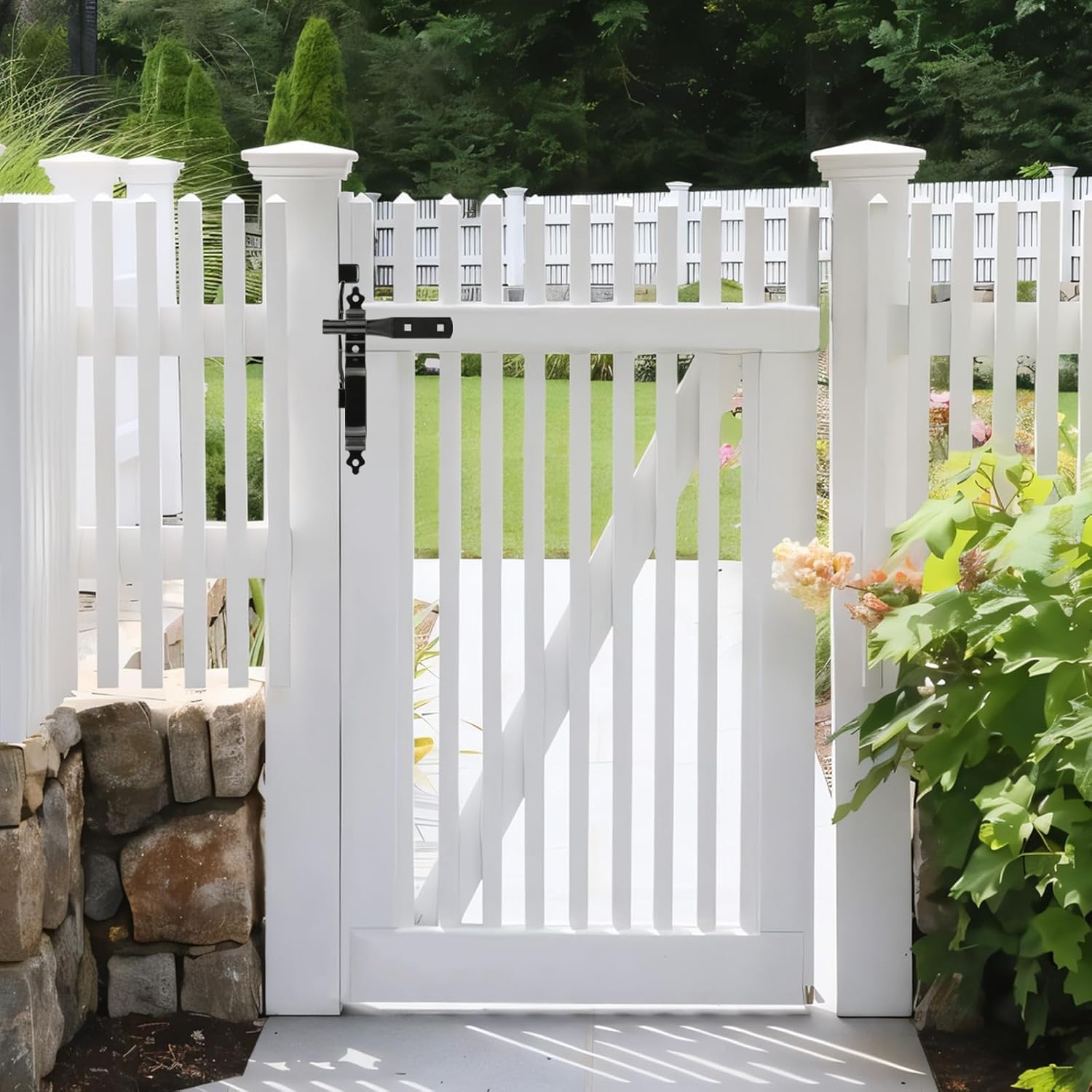 Wmebee Heavy Duty Self-Locking Gate Latch