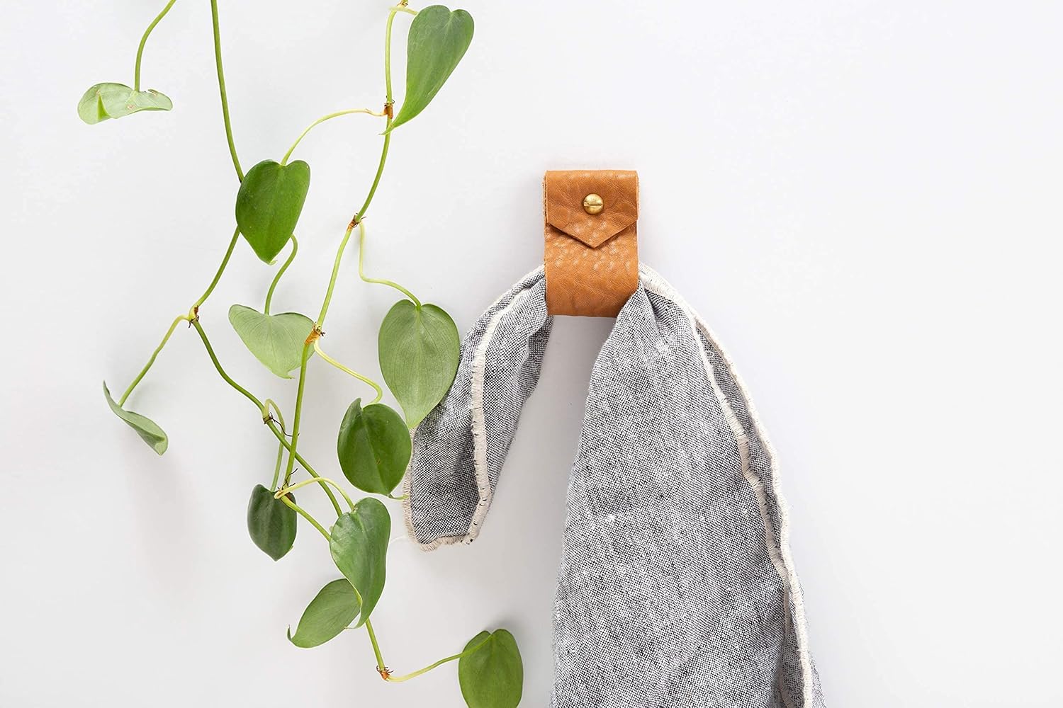 KEYAIIRA Small Wide Leather Wall Hook Minimalist Towel Ring 1