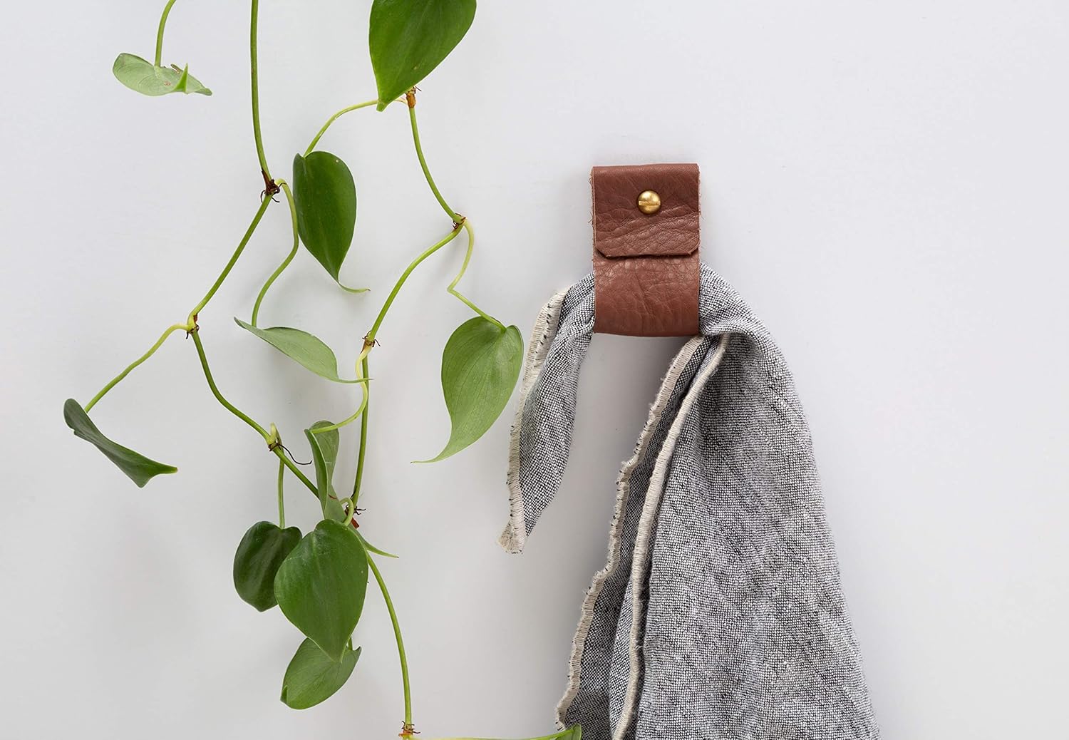 KEYAIIRA Small Wide Leather Wall Hook
